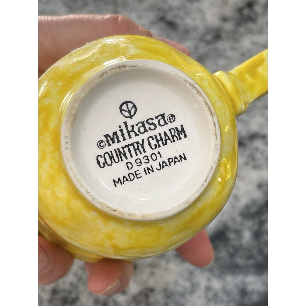 Vintage Mikasa Country Charm Cornsilk 🌽Yellow Mug and Saucer Set of 4 - Picture 3 of 7